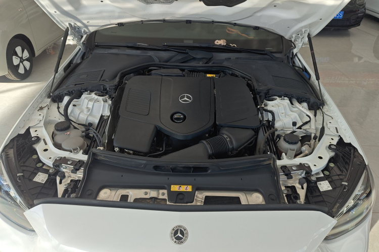 奔驰C级 2023款 改款 C 200 L 运动版机舱底盘24