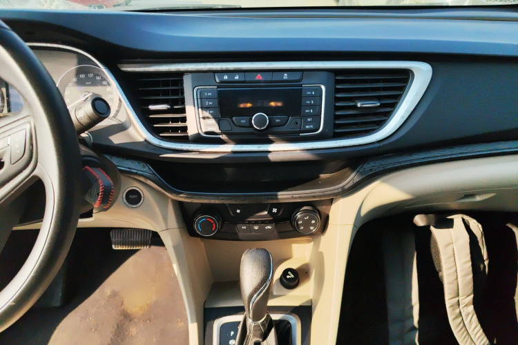 别克 英朗 2017款 15N 自动精英型局部细节16
