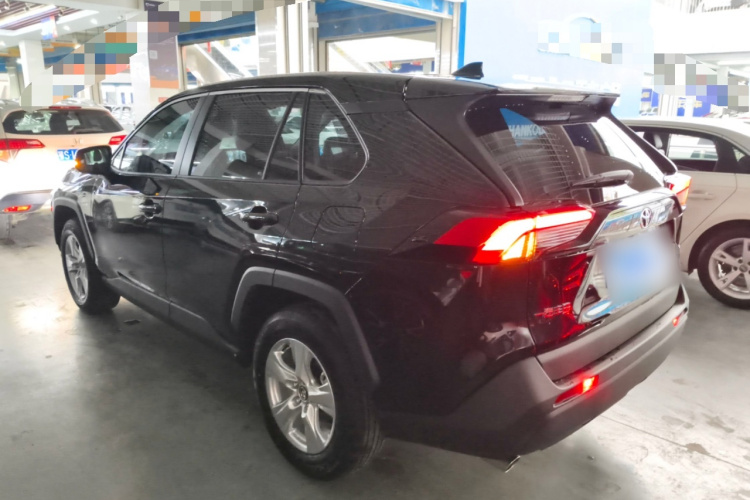 丰田 RAV4荣放 2024款 2.0L CVT两驱都市版车身外观6003