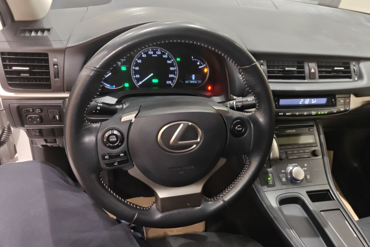 雷克萨斯CT 2017款 CT200h 精英版 单色 国VI中控内饰13