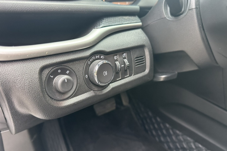 别克 英朗 2021款 改款 1.3T 自动轻混动精英型中控内饰7010