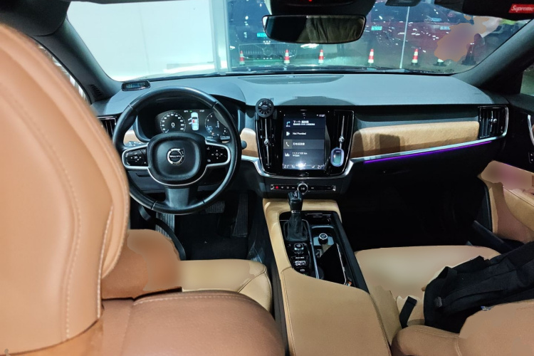 沃尔沃S90 2019款 T5 智远版中控内饰12