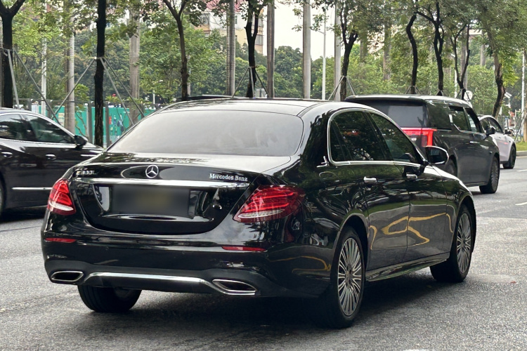 奔驰E级 2020款 改款 E 260 L 运动型车身外观6005
