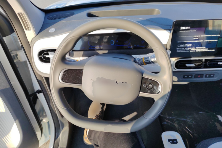 吉利银河 熊猫 2025款 210km 元气熊中控内饰13