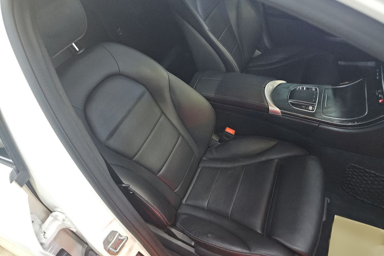 奔驰C级 2020款 C 200 L 时尚型运动版局部细节41