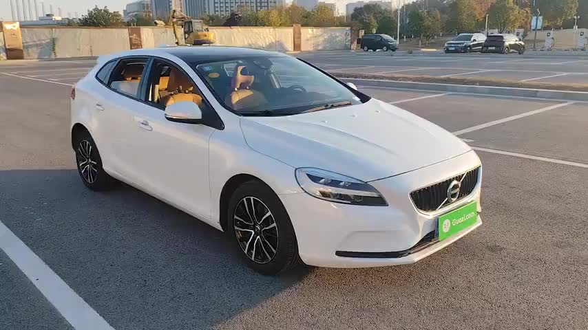 沃尔沃V40 2017款 T3 智逸版实拍1