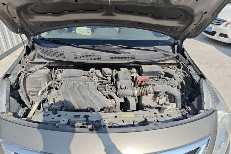 日产 阳光 2014款 1.5XE 手动精英版机舱底盘24