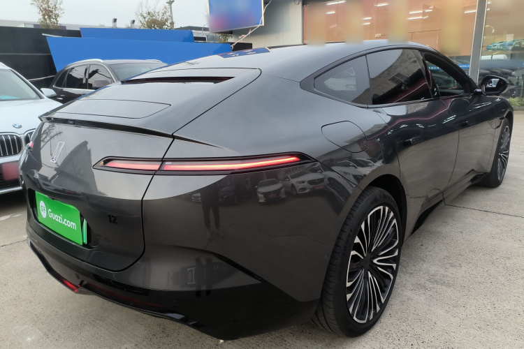 阿维塔12 2025款 Ultra增程版车身外观6005