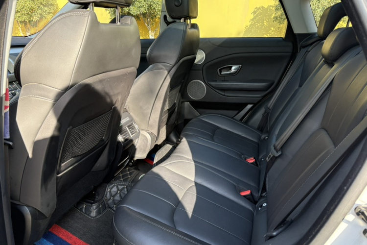 路虎 揽胜极光 2018款 240PS SE 智耀版中控内饰7003