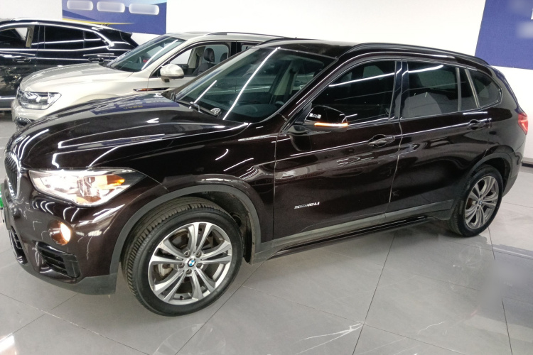 宝马X1 2018款 sDrive18Li 尊享型车身外观4