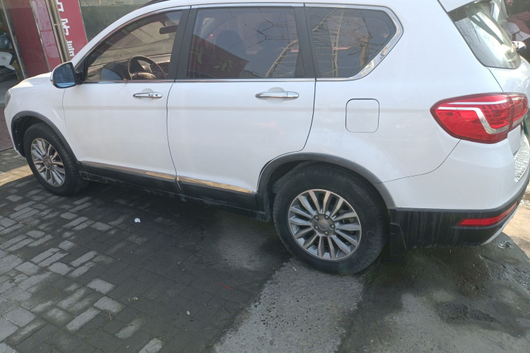 哈弗H6 2018款 红标 运动版 1.5T 手动两驱精英型车身外观4