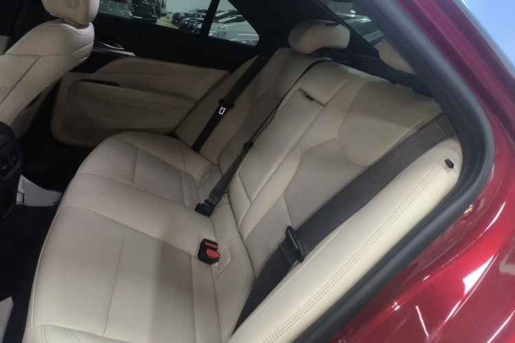 凯迪拉克CT4 2021款 28T 风尚型中控内饰7004