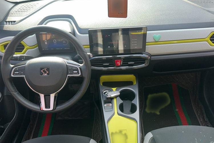 思皓 花仙子 2021款 集美版 302km 豪华型中控内饰7004