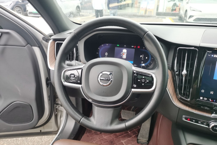 沃尔沃XC60 2022款 B5 四驱智远豪华版中控内饰13