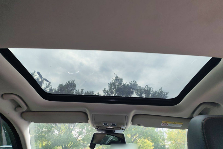 捷豹XEL 2018款 2.0T 200PS 豪华版中控内饰22