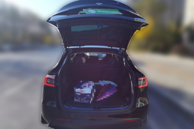 特斯拉 Model Y 2022款 后轮驱动版中控内饰23