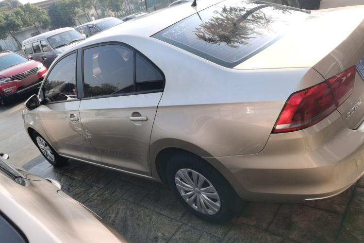 大众 桑塔纳 2013款 1.4L 手动风尚版车身外观6003