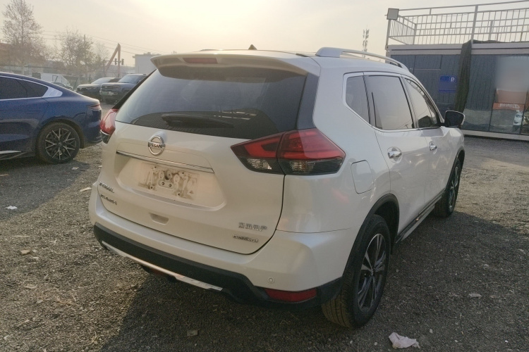 日产 奇骏 2019款 2.5L CVT智联豪华版 4WD车身外观7