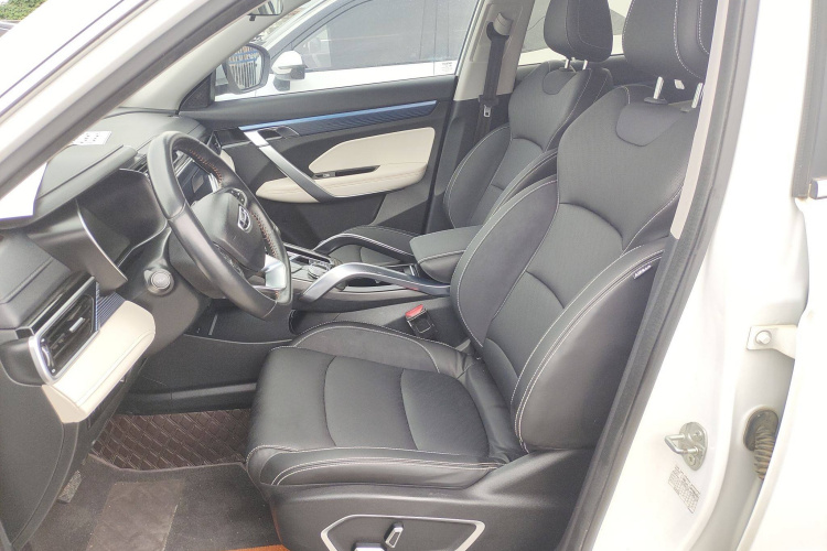 吉利汽车 2022款 博越X 1.8TD DCT智慧型中控内饰7002