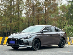 名爵 MG5 2025款 180DVVT 全球抢先版