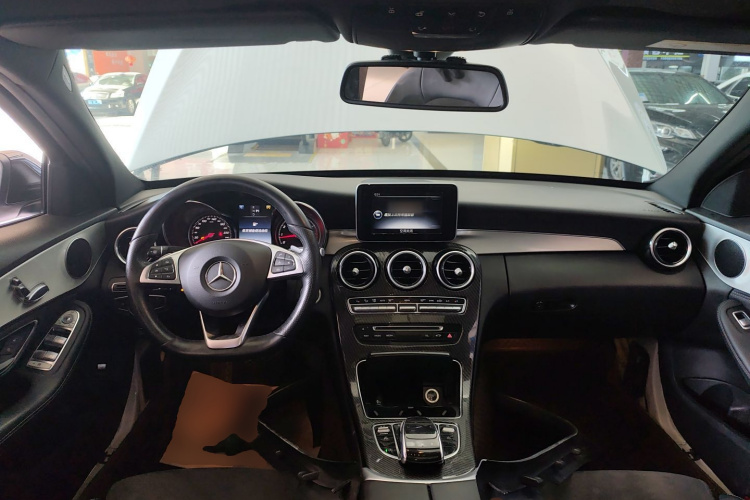 奔驰C级 2017款 C 200 运动版中控内饰7002