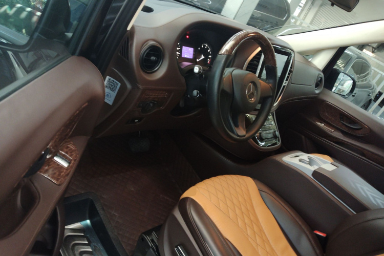 奔驰V级（平行进口） 中控内饰20