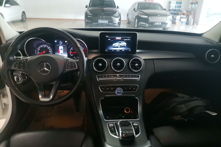 奔驰C级 2018款 C 200 L 运动版中控内饰7002