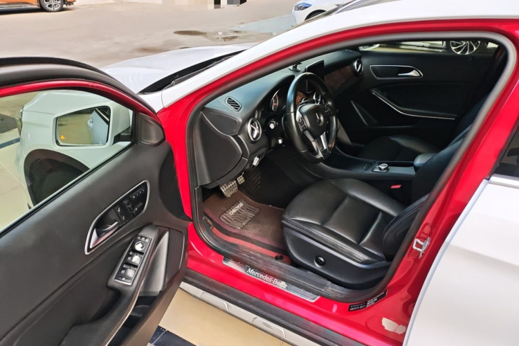 奔驰GLA(进口) 2015款 GLA 260 4MATIC中控内饰20