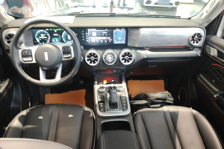 坦克300 2021款 越野版 2.0T 征服者中控内饰7002