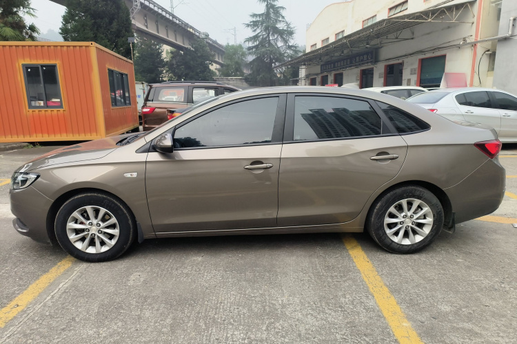 别克 英朗 2019款 15T 双离合进取型 国VI车身外观4