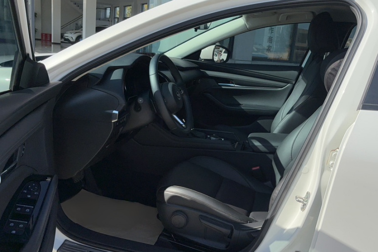 马自达3 昂克赛拉 2022款 2.0L 自动质雅版中控内饰7003