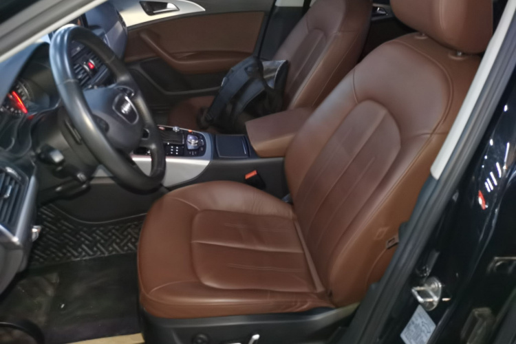 奥迪A6L 2018款 30周年年型 35 TFSI 时尚型局部细节19