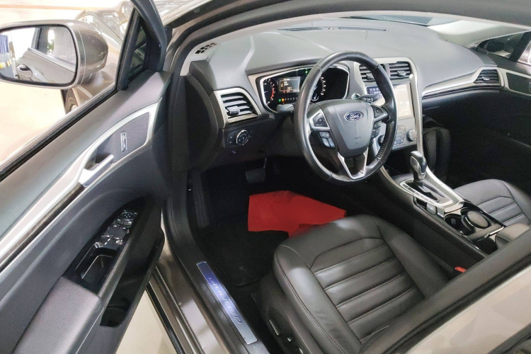 福特 蒙迪欧 2013款 2.0L GTDi200时尚型中控内饰20