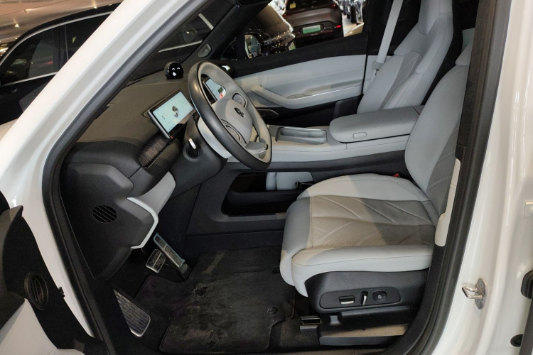 蔚来EC7 2023款 100kWh 首发版中控内饰19