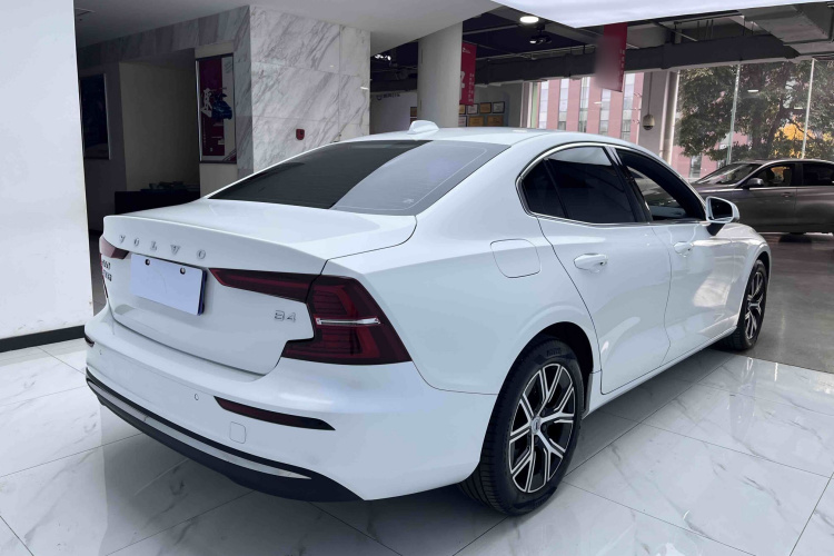 沃尔沃S60 2025款 B4 智逸豪华版车身外观6006