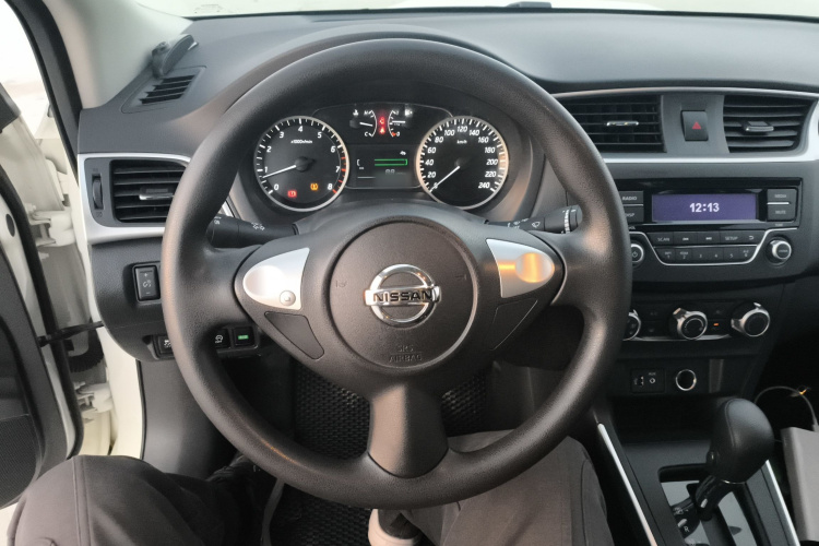 日产 轩逸 2021款 经典 1.6XE CVT专享版中控内饰13