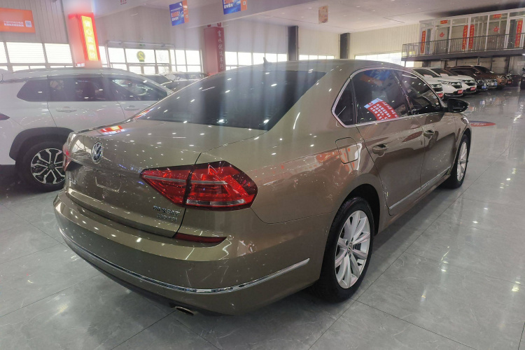 大众 帕萨特 2017款 330TSI DSG尊荣版车身外观6003