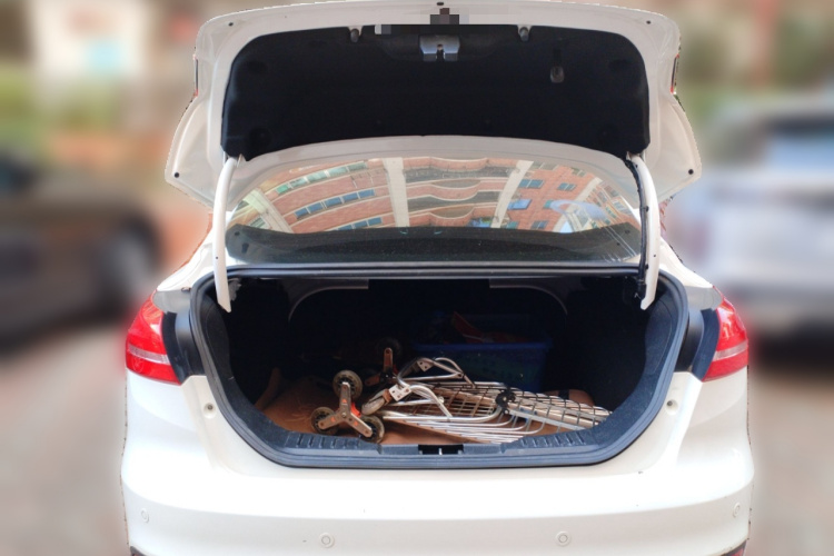 福特 福克斯 2015款 三厢 EcoBoost 125 自动超能风尚型中控内饰23