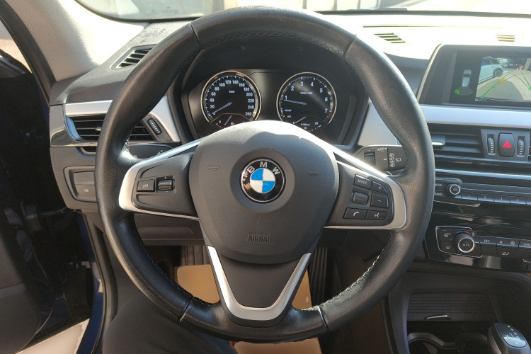 宝马X1 2019款 sDrive20Li 领先型中控内饰13