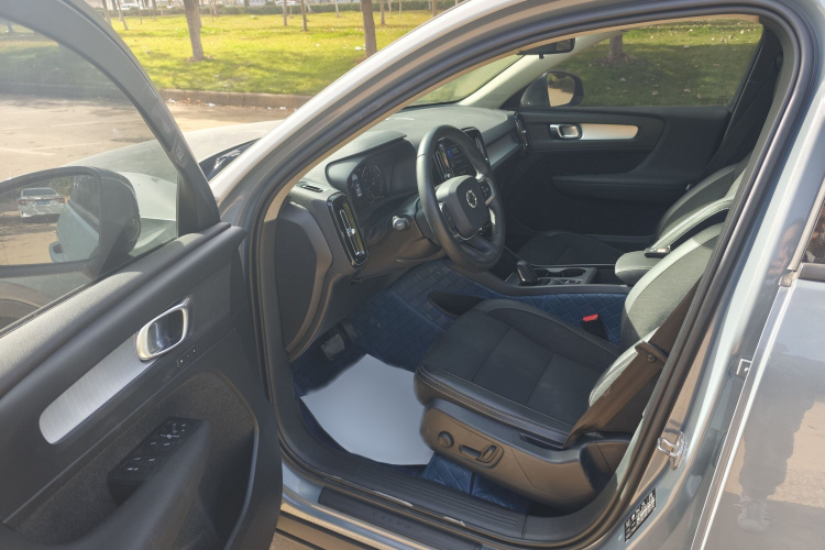 沃尔沃XC40 2020款 T3 智行时尚版车身外观6007