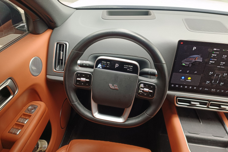 理想汽车 理想L9 2022款 Max中控内饰13