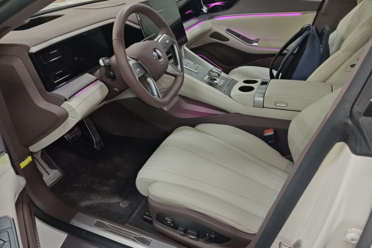 腾势Z9GT 2024款 1100四驱Ultra版中控内饰19