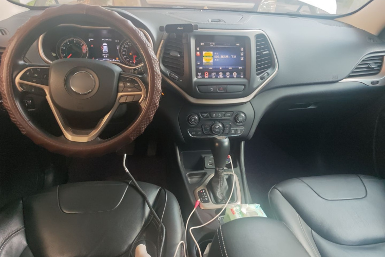 Jeep 自由光 2017款 2.0L 优越版中控内饰7002