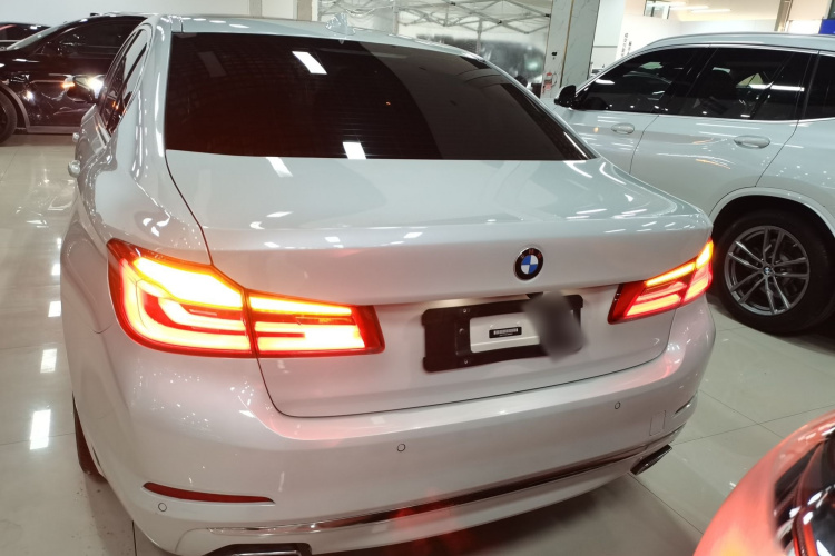 宝马5系新能源 2020款 里程升级版 530Le 先锋版车身外观6