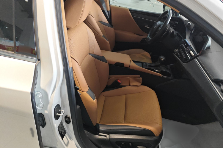 雷克萨斯ES 2022款 260 卓越版局部细节41