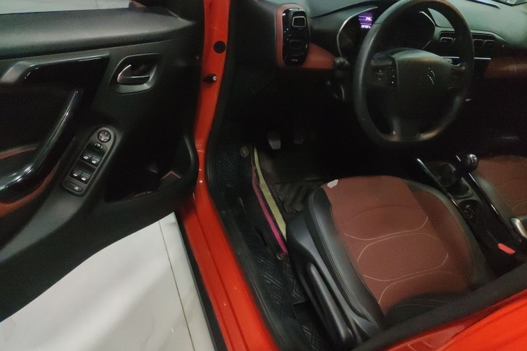 雪铁龙C3-XR 2018款 230THP 手动先锋型中控内饰7003