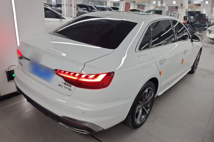 奥迪A4L 2023款 40 TFSI 时尚动感型车身外观7