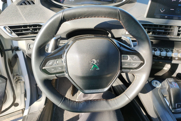 标致4008 2017款 350THP 精英版中控内饰13