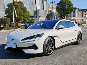 腾势Z9GT 2024款 1100四驱Ultra版