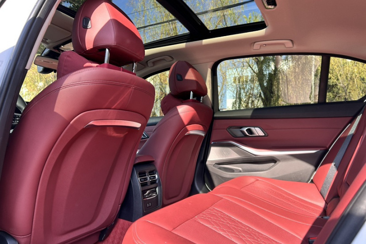 宝马i3 2023款 eDrive 40 L 曜夜套装中控内饰7004